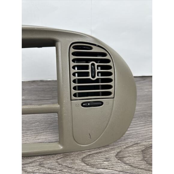 1997-2003 FORD F150 Expedition Tan Dash Radio Bezel 1L14-7804302-CAW - Picture 4 of 6